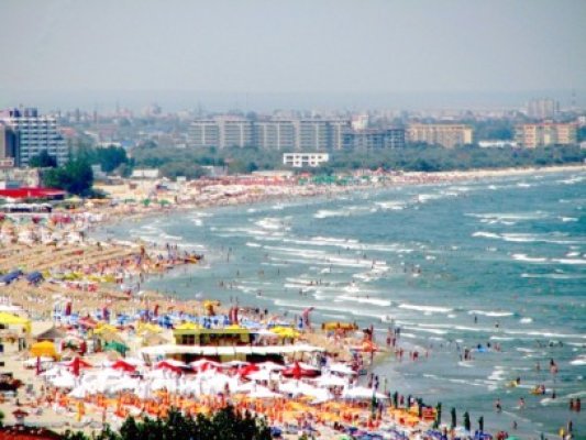 Pentru plaje au ajuns să se bată firme care nu au legătură cu turismul